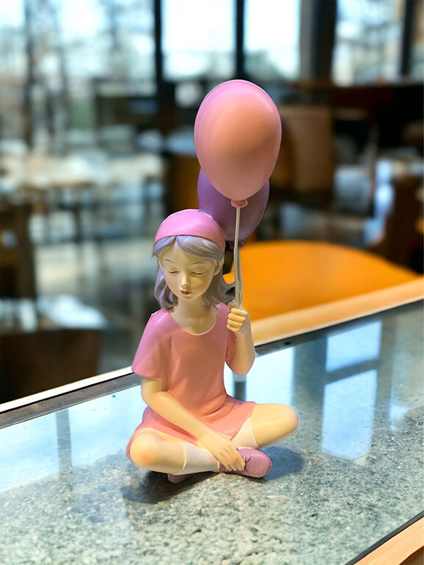 Lány lufikkal szobor - Prémium - 22 cm